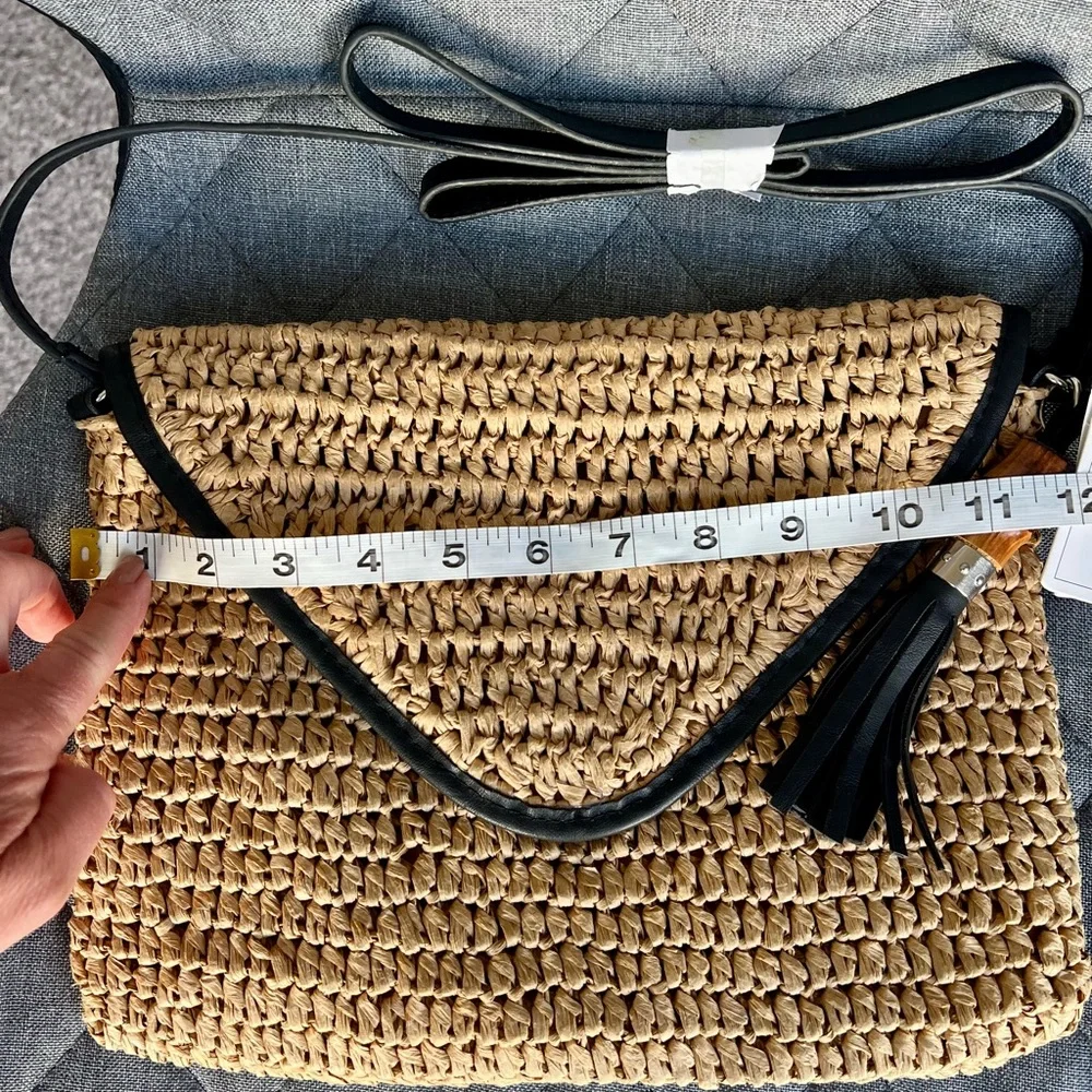 SOLD!  NWT!  Straw Studios Cross Body Purse with Black Trim. - Picture 2 of 6